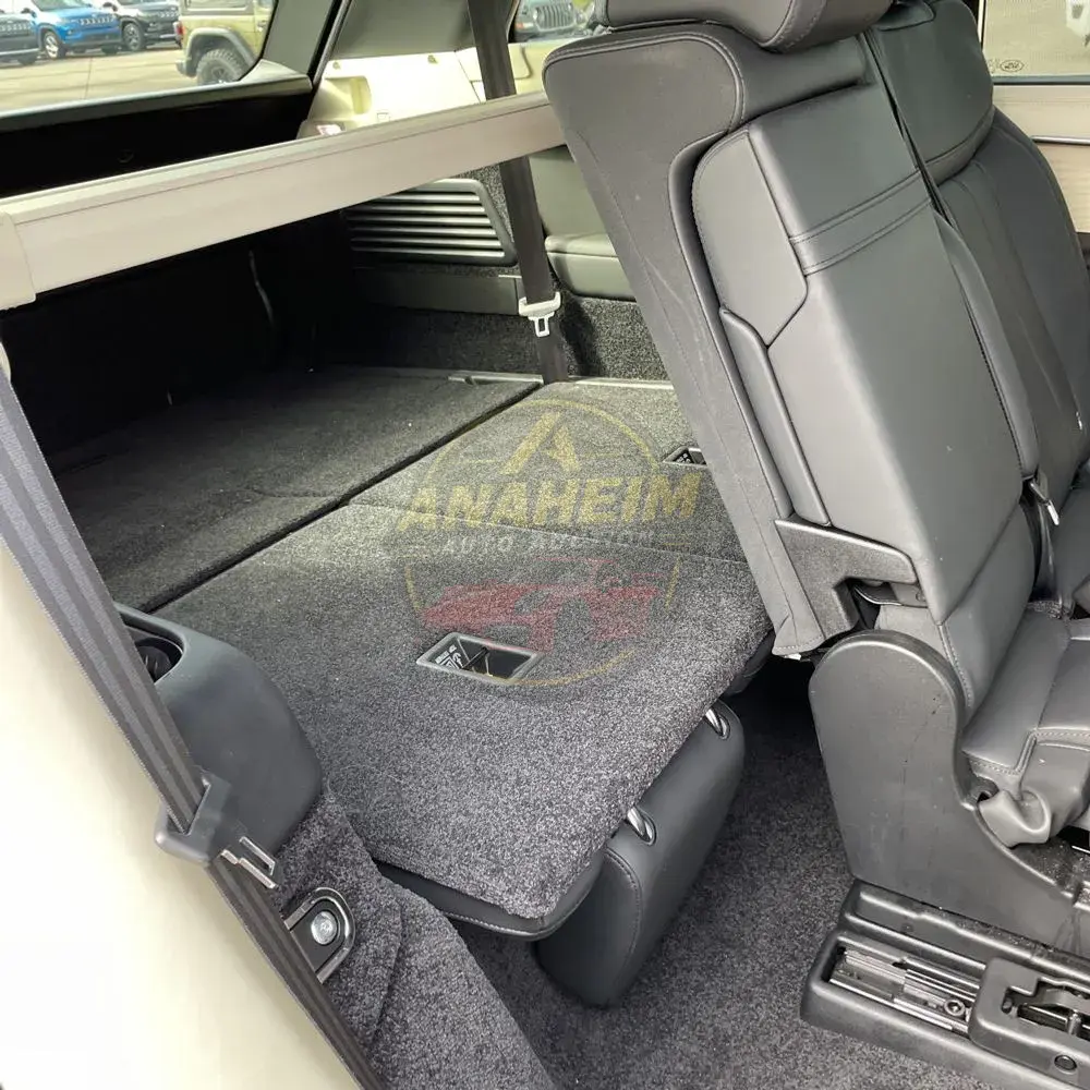 2023 Land Rover Range Rover P400 SE LWB