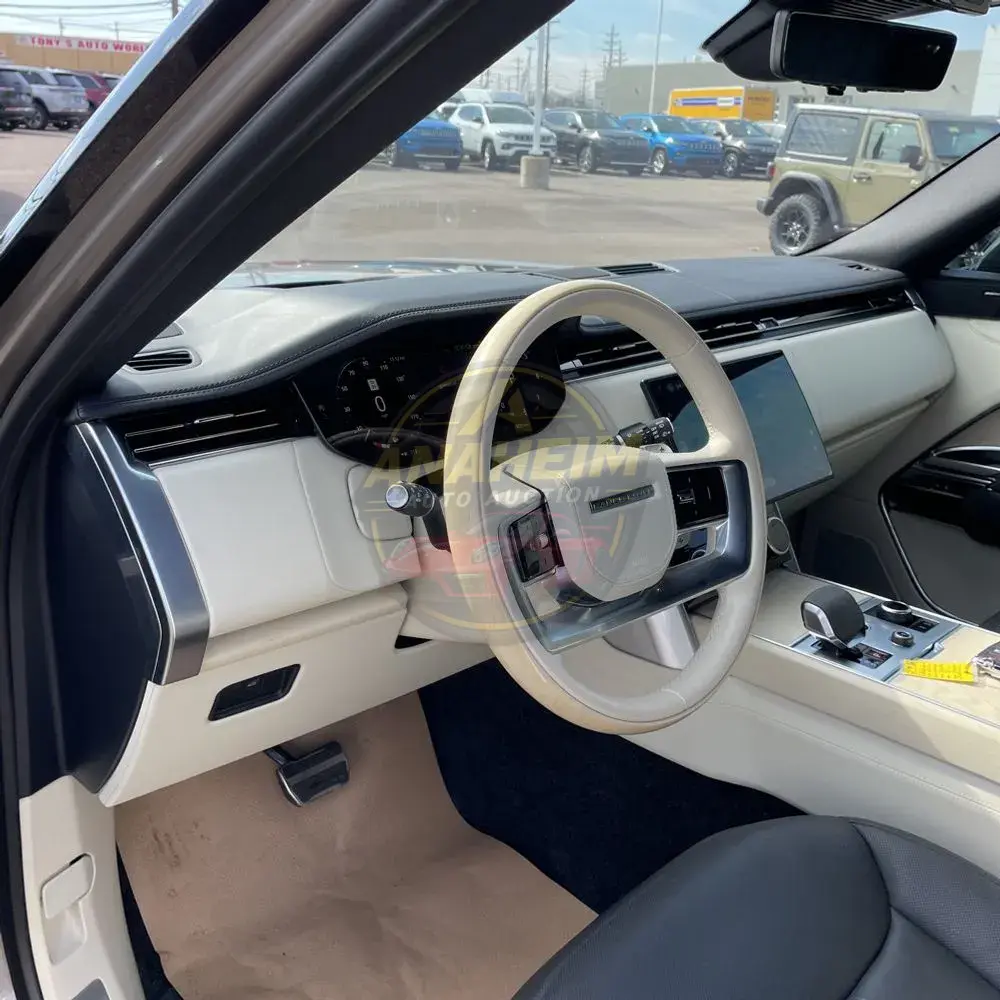 2023 Land Rover Range Rover P400 SE LWB