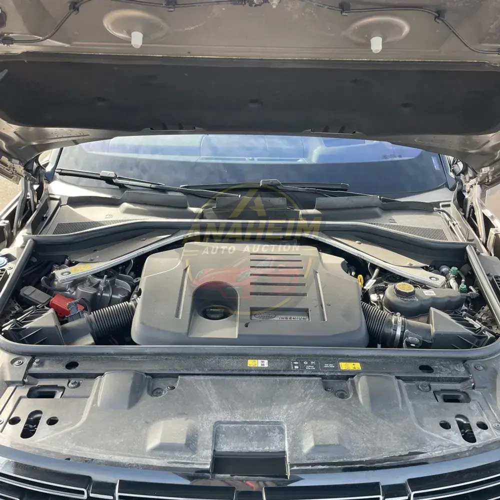 2023 Land Rover Range Rover P400 SE LWB