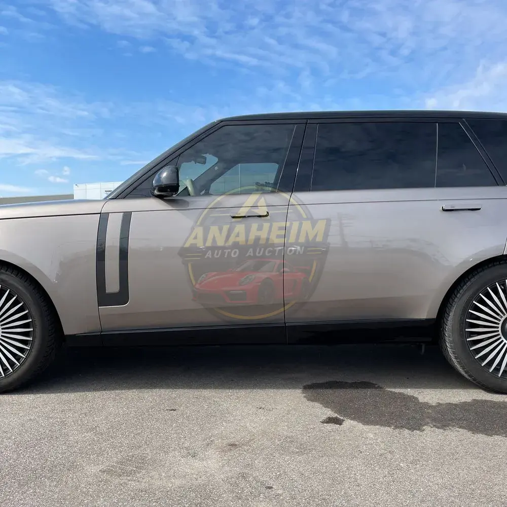 2023 Land Rover Range Rover P400 SE LWB