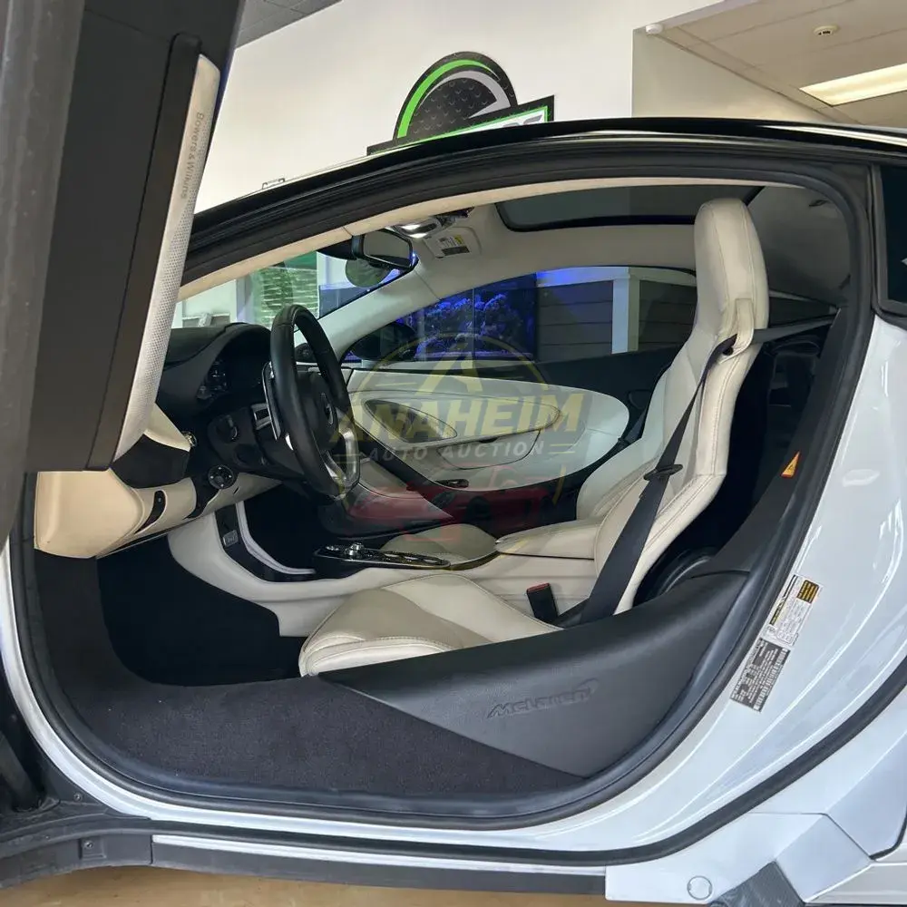 2022 McLaren GT Base 2D Coupe