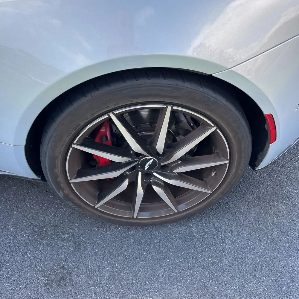 2018 Aston Martin DB11 Base