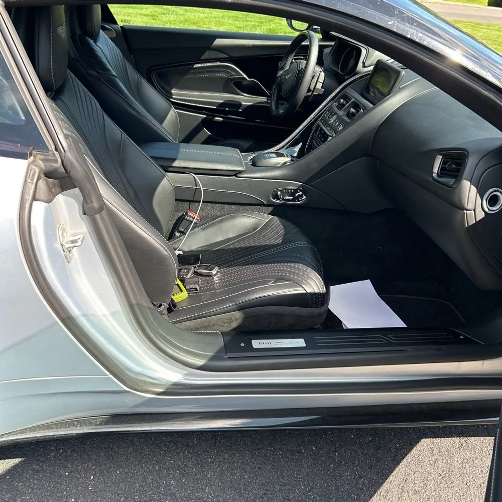 2018 Aston Martin DB11 Base