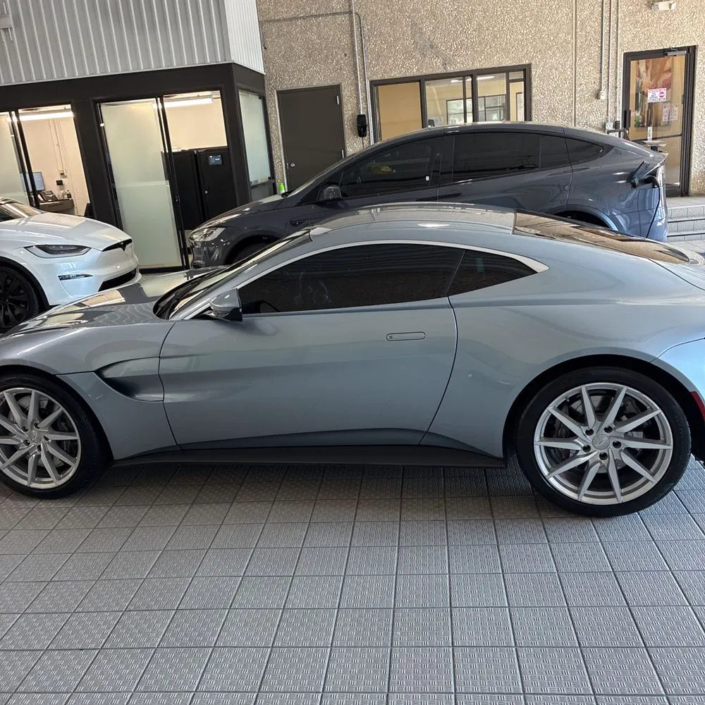 2020 Aston Martin Vantage Base