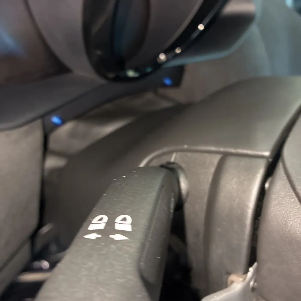 2020 Aston Martin Vantage Base