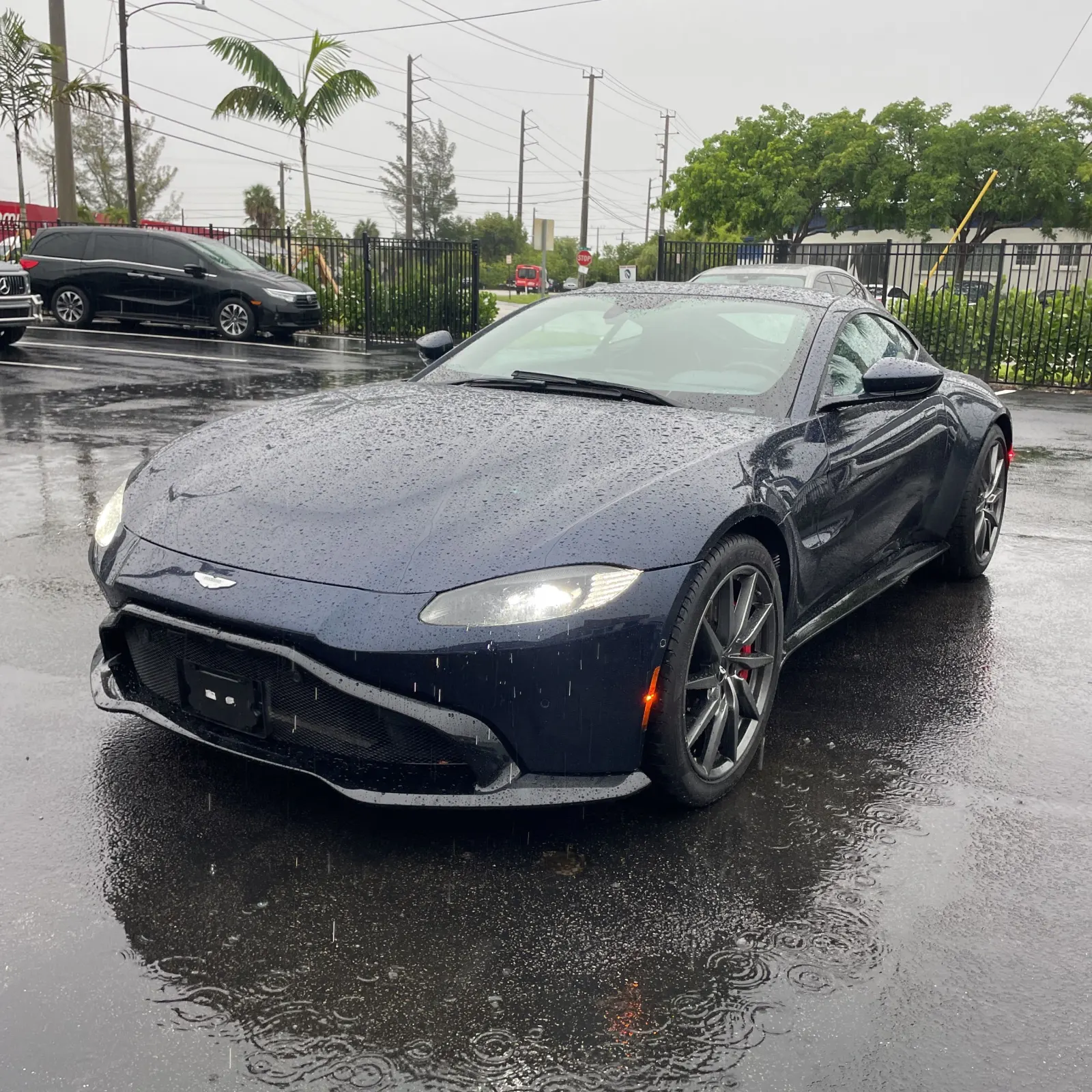 2020 Aston Martin Vantage Base