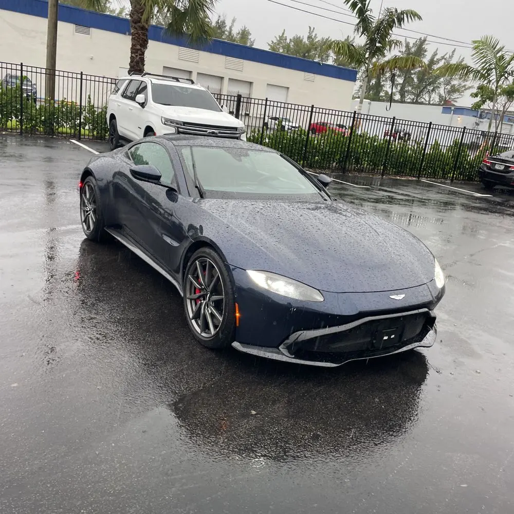 2020 Aston Martin Vantage Base