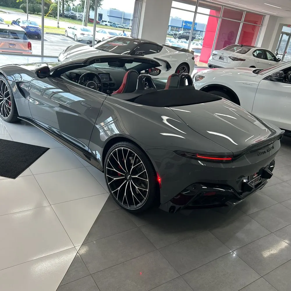 2022 Aston Martin Vantage Base