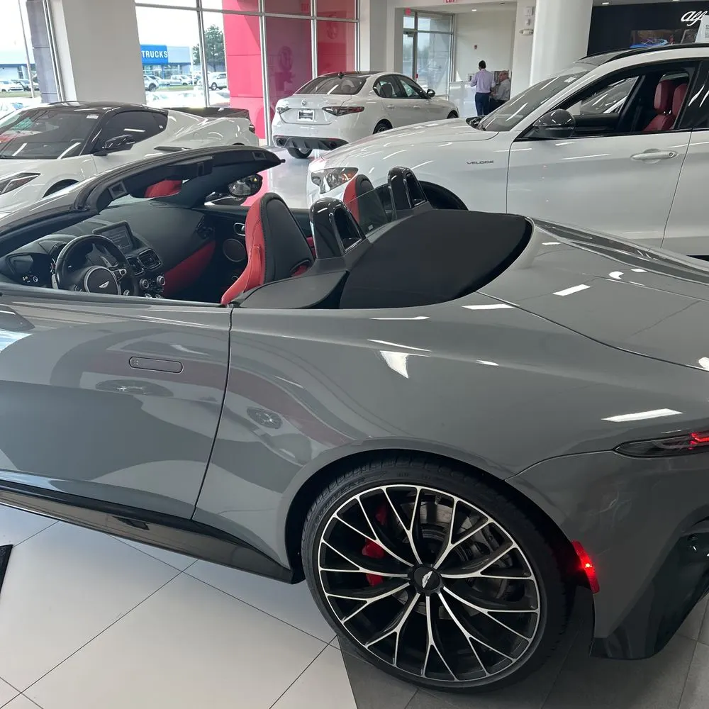 2022 Aston Martin Vantage Base