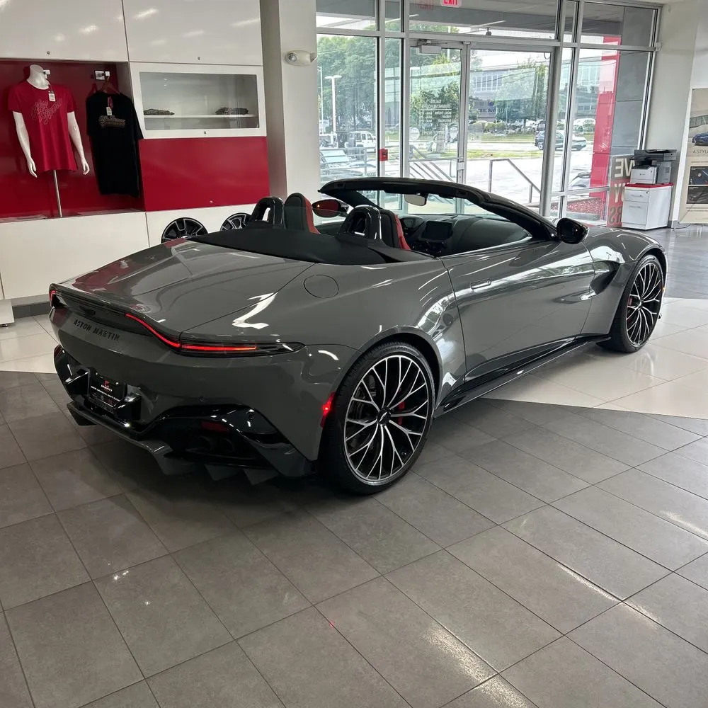 2022 Aston Martin Vantage Base