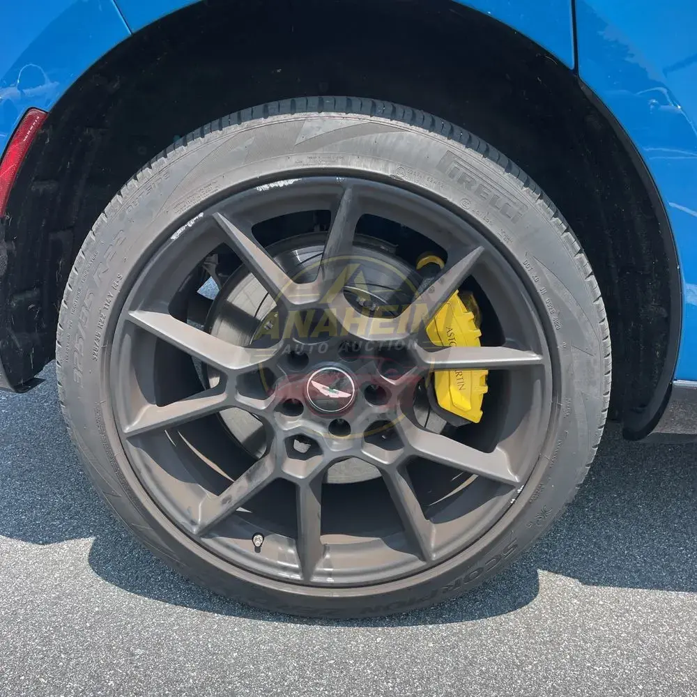 2021 Aston Martin DBX Base