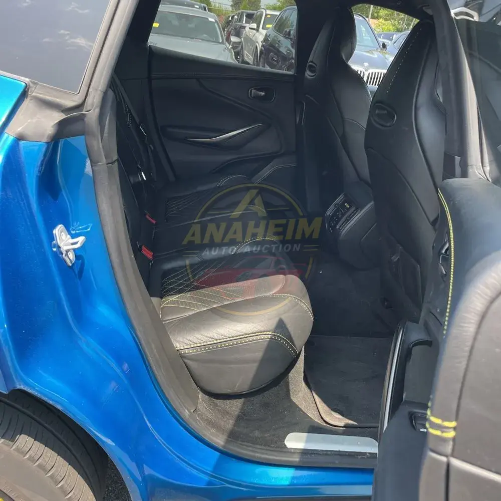 2021 Aston Martin DBX Base