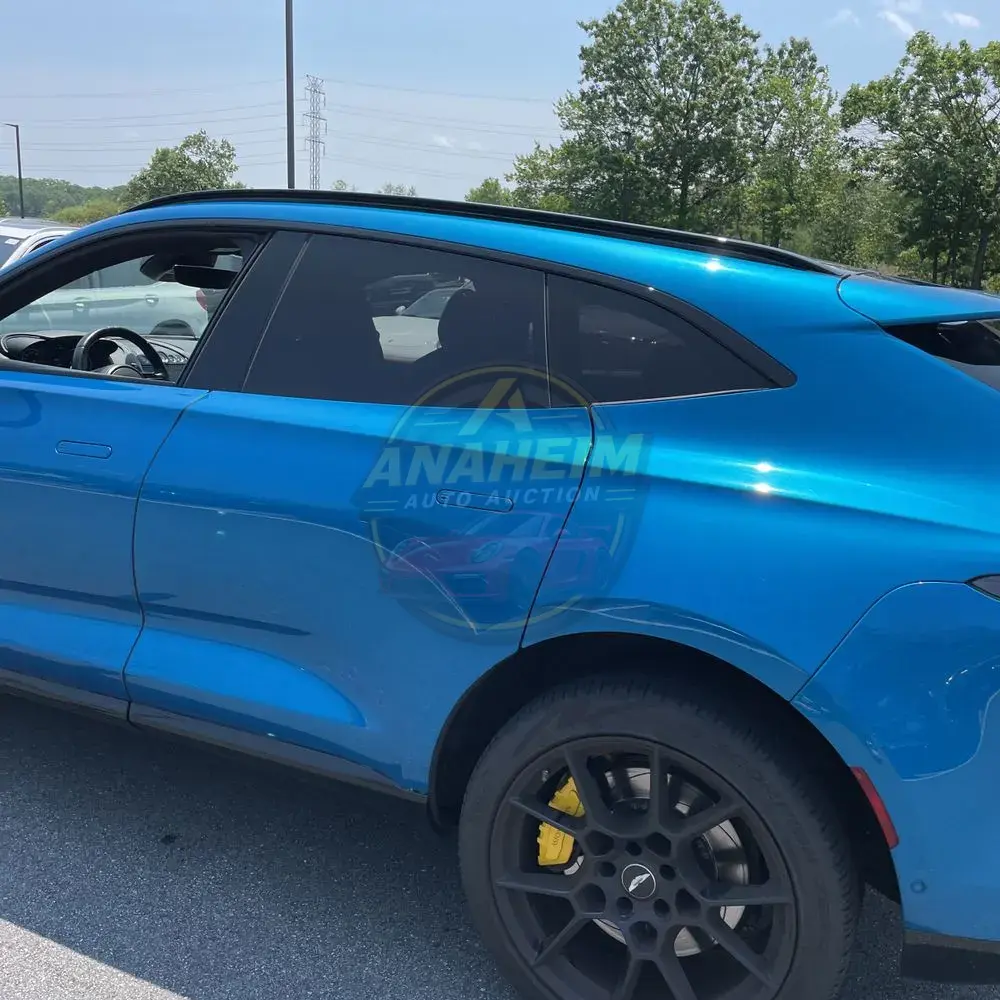 2021 Aston Martin DBX Base