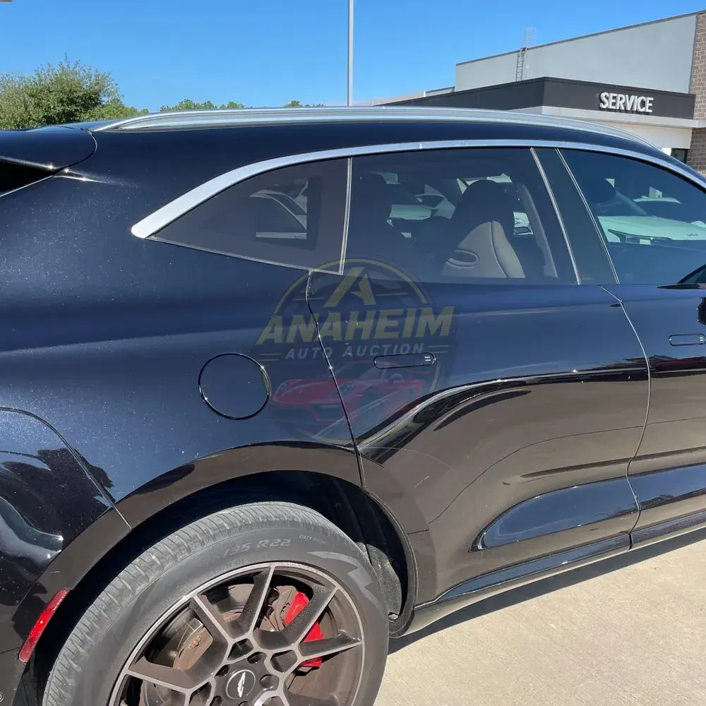 2021 Aston Martin DBX Base