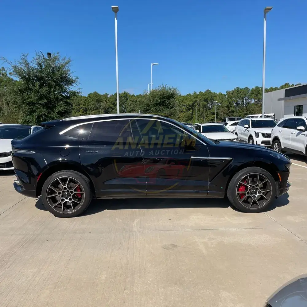2021 Aston Martin DBX Base