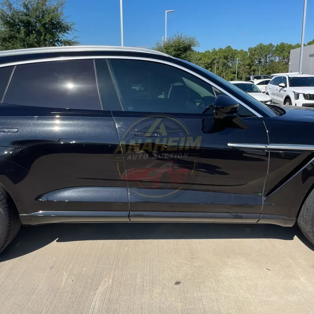 2021 Aston Martin DBX Base