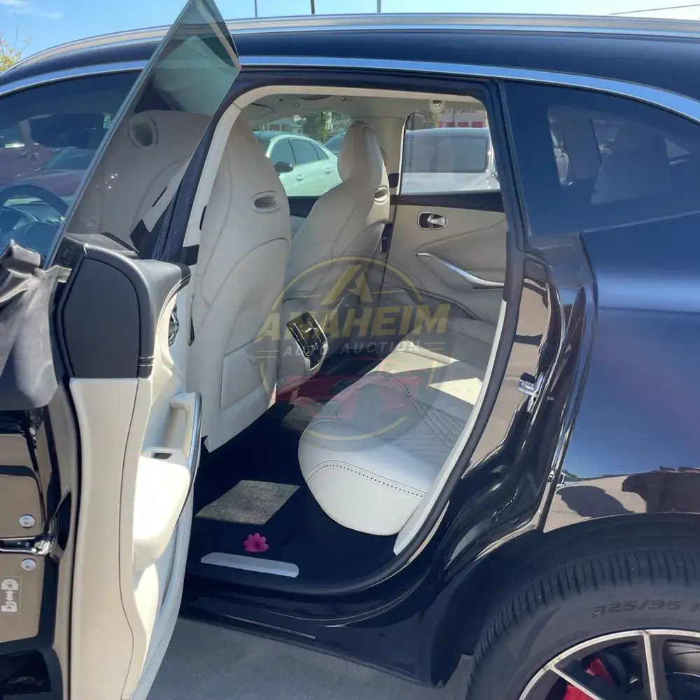 2021 Aston Martin DBX Base