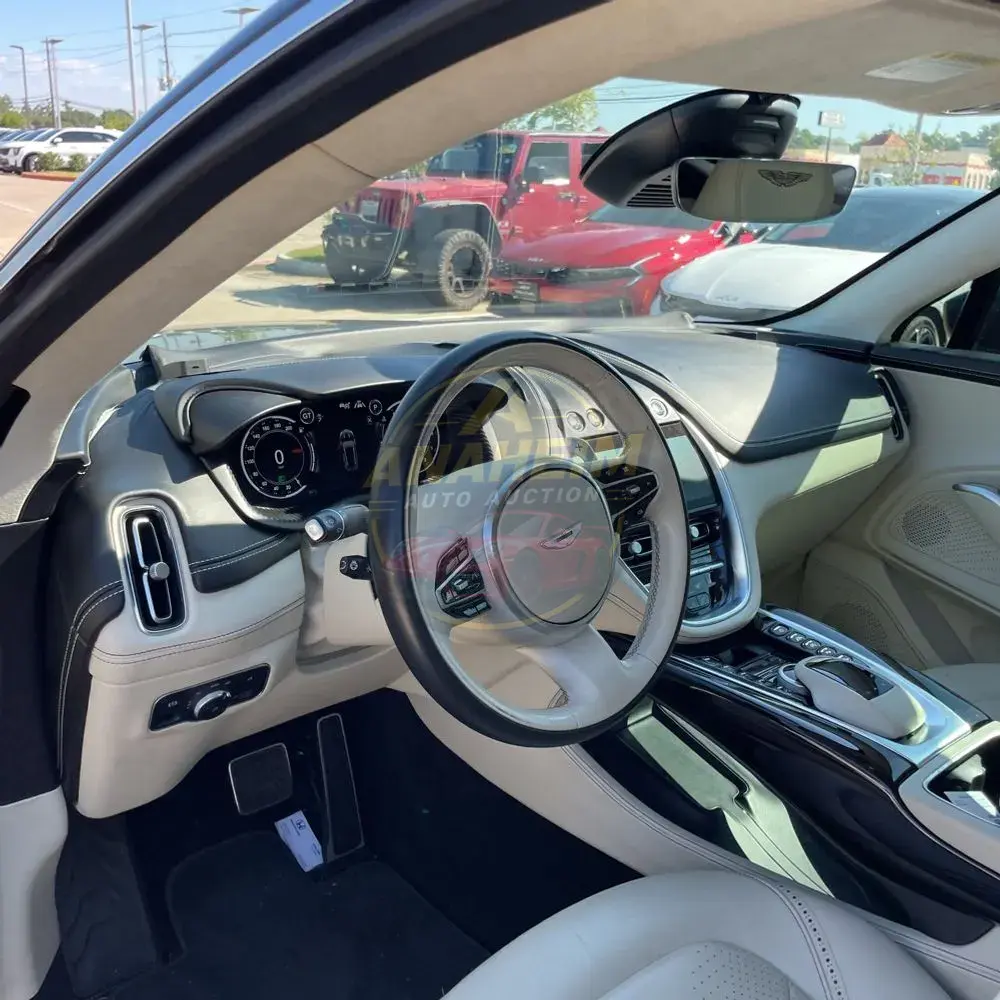 2021 Aston Martin DBX Base