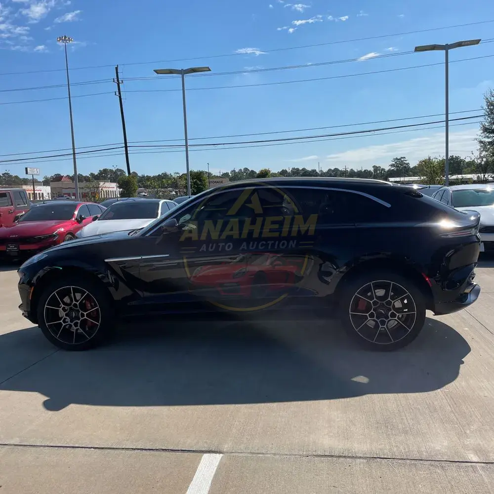 2021 Aston Martin DBX Base