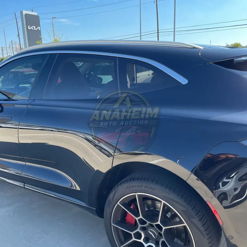 2021 Aston Martin DBX Base