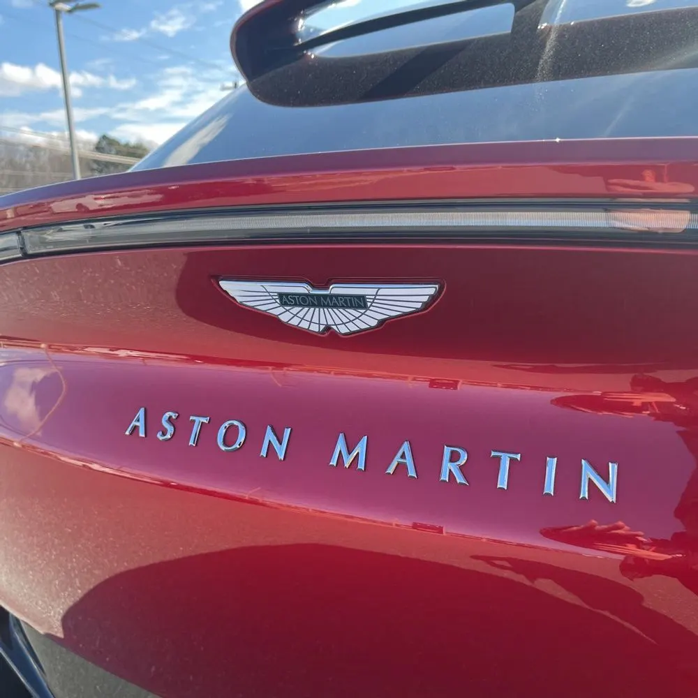 2022 Aston Martin DBX Base