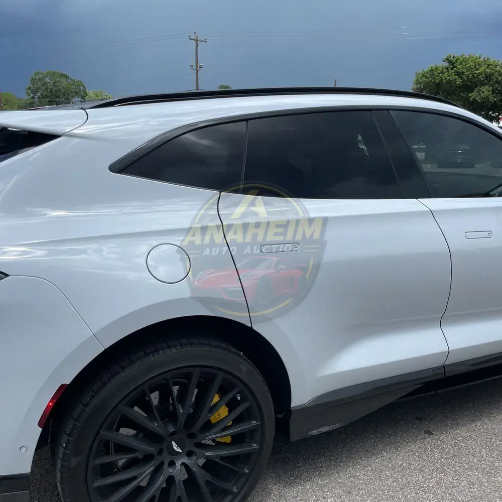 2023 Aston Martin DBX 707