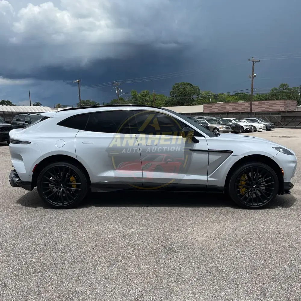 2023 Aston Martin DBX 707