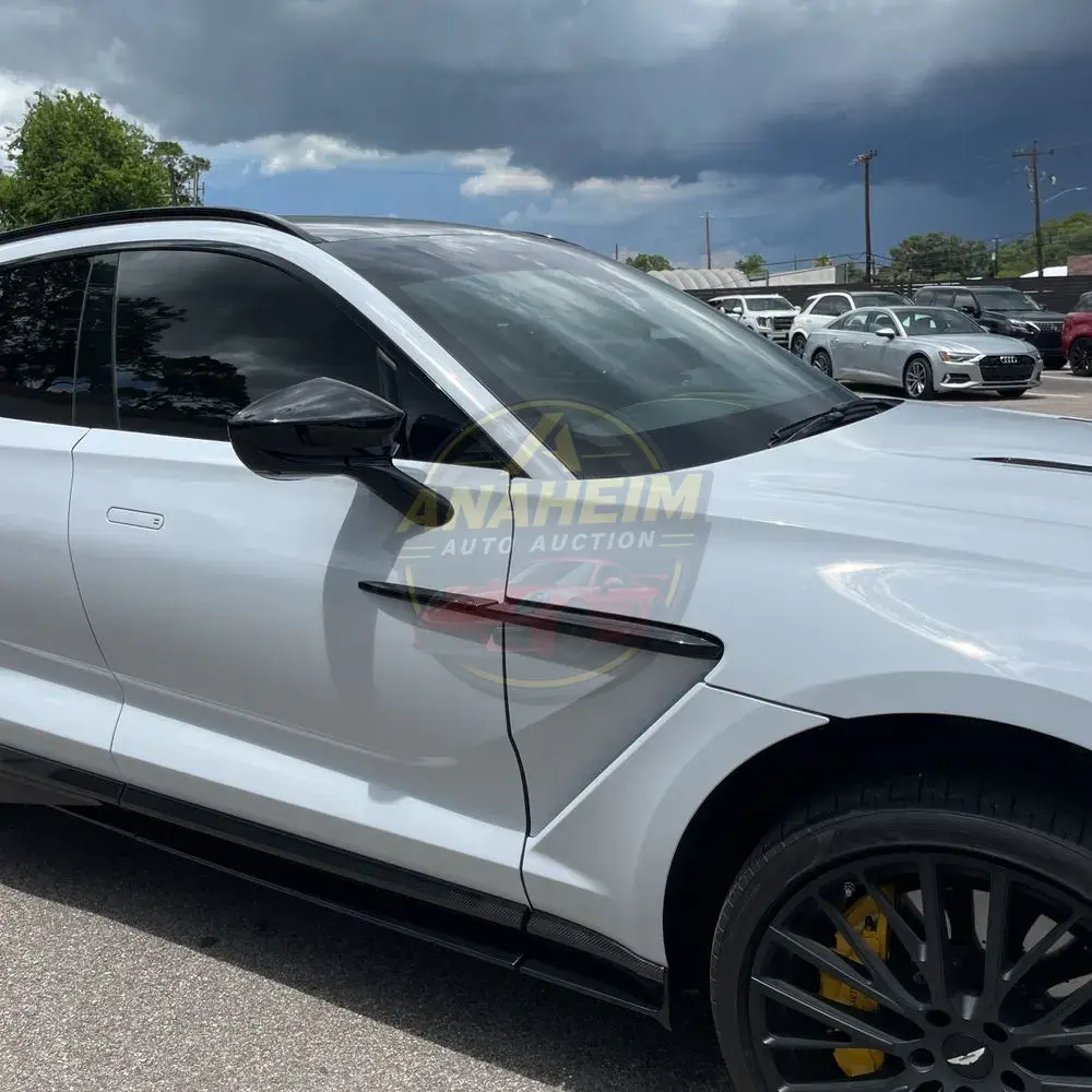 2023 Aston Martin DBX 707
