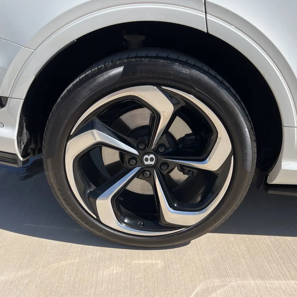 2022 Bentley Bentayga V8