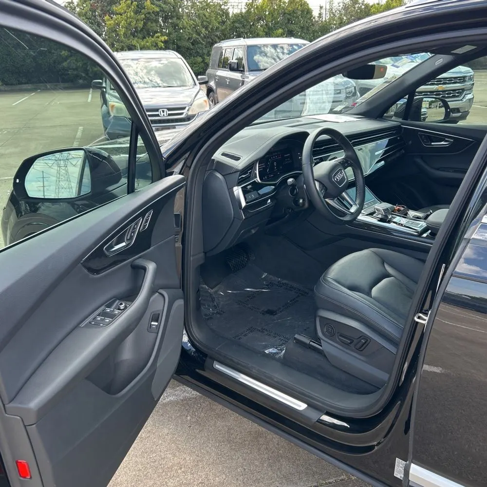 2025 Audi Q7 Premium 55