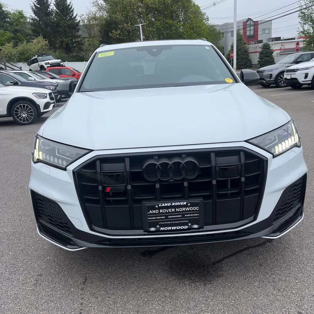 2023 Audi SQ7 Premium Plus