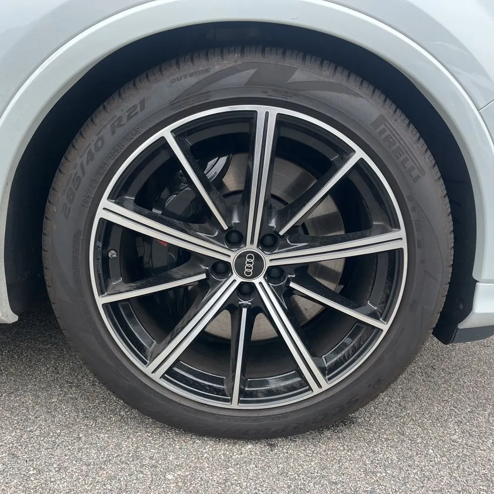 2023 Audi SQ7 Premium Plus