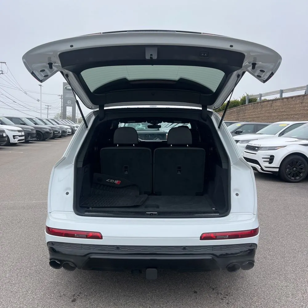 2023 Audi SQ7 Premium Plus