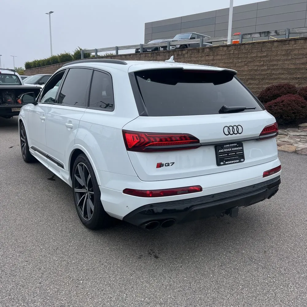 2023 Audi SQ7 Premium Plus
