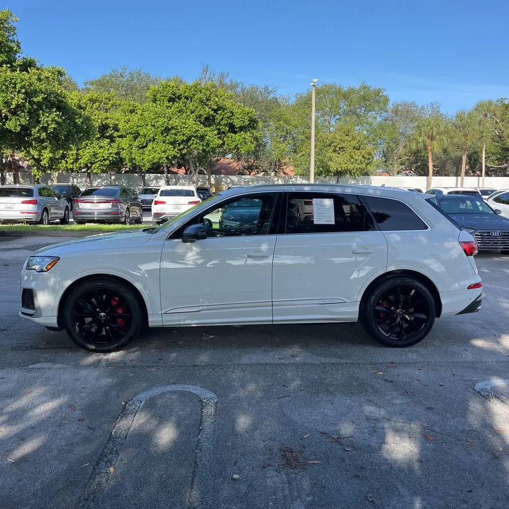 2023 Audi SQ7 4.0T Quattro Premium Plus