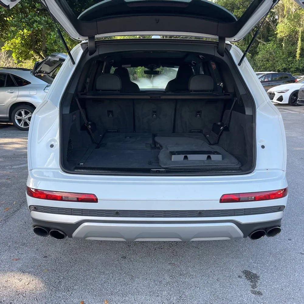 2023 Audi SQ7 4.0T Quattro Premium Plus