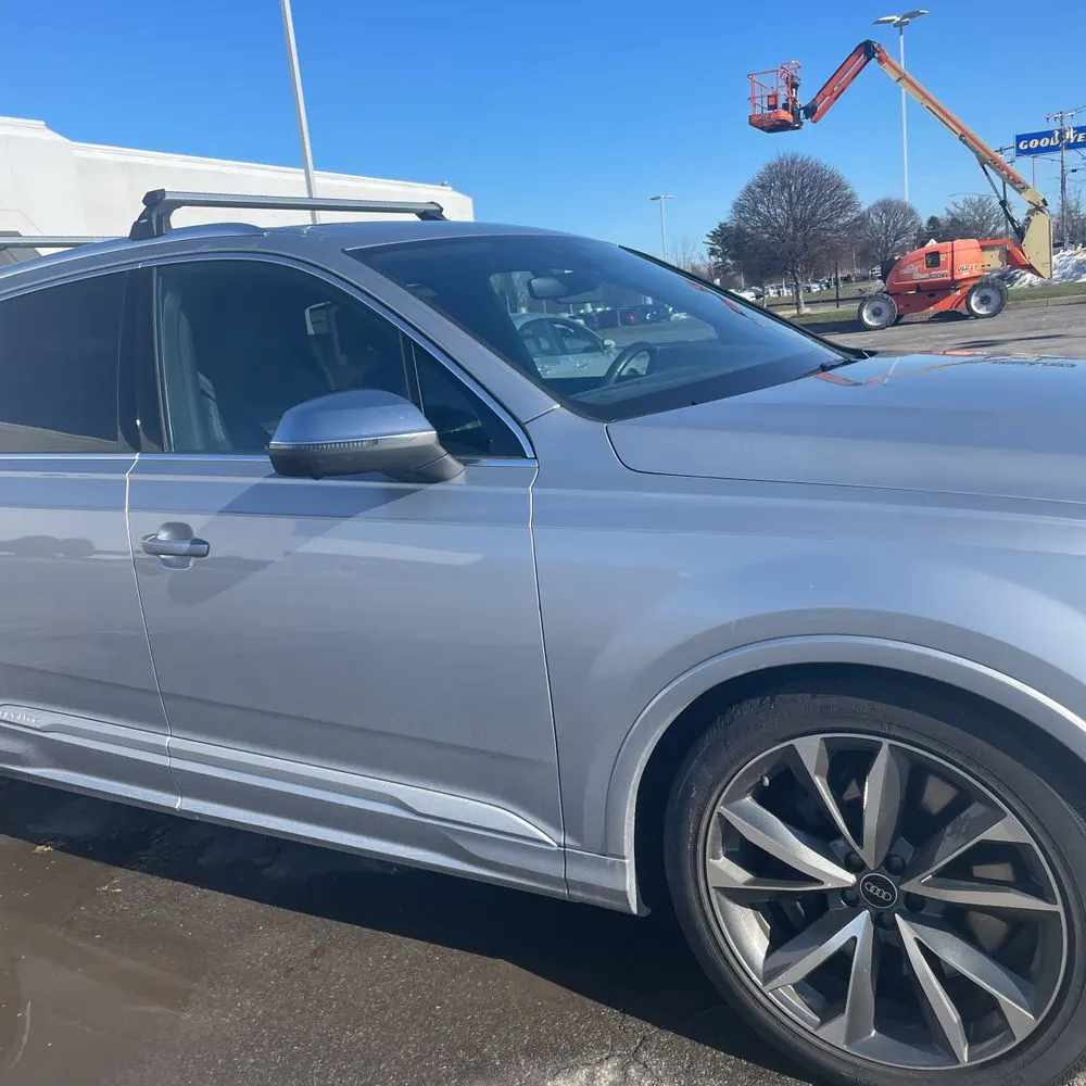 2022 Audi SQ7 Premium Plus