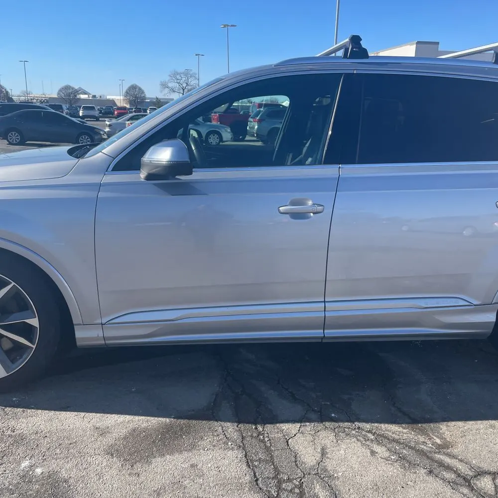 2022 Audi SQ7 Premium Plus
