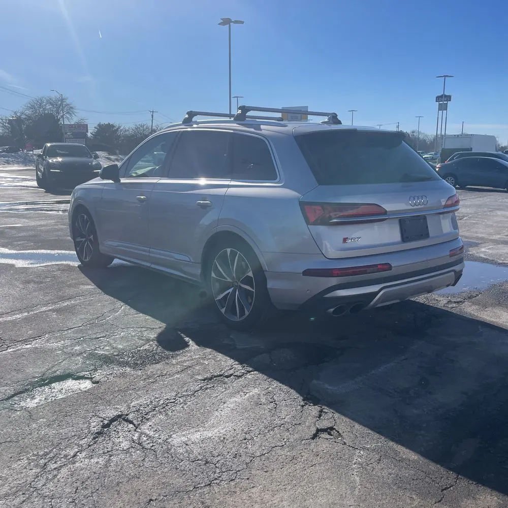 2022 Audi SQ7 Premium Plus