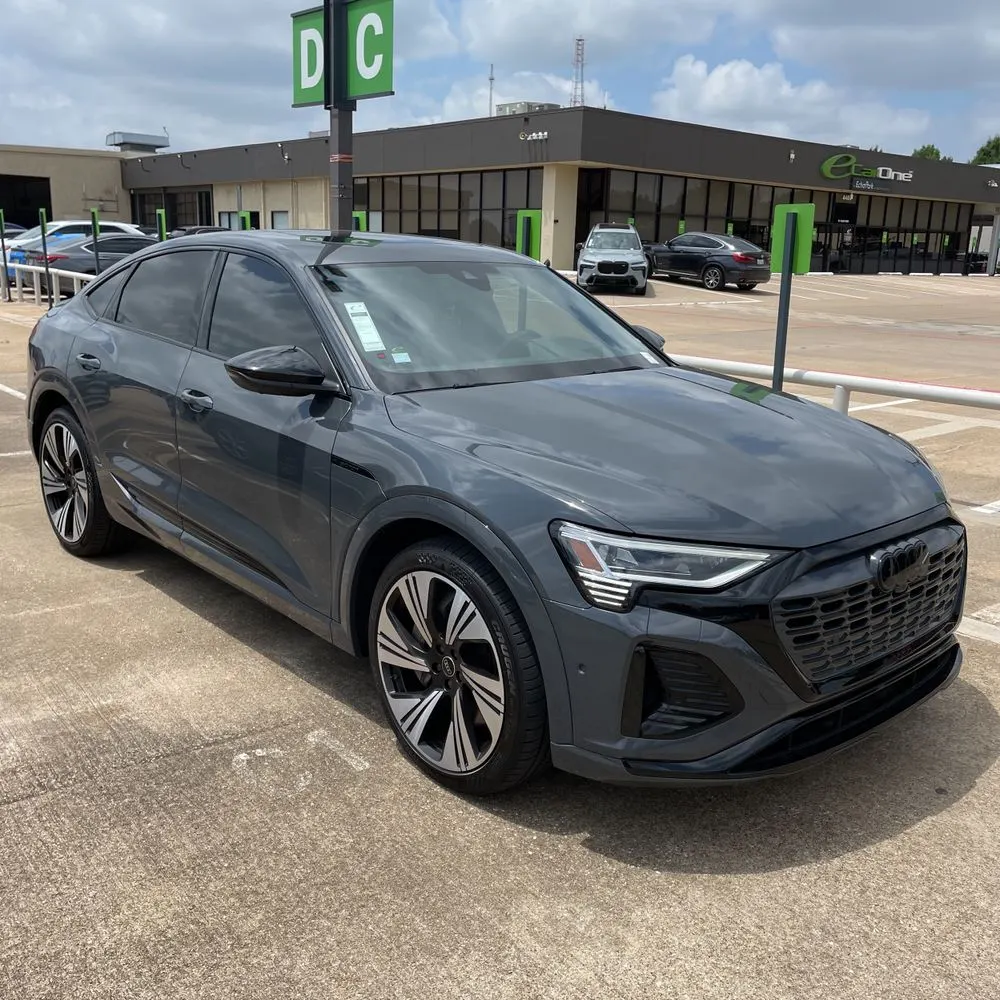2024 Audi Q8 e-tron S-Line Pres