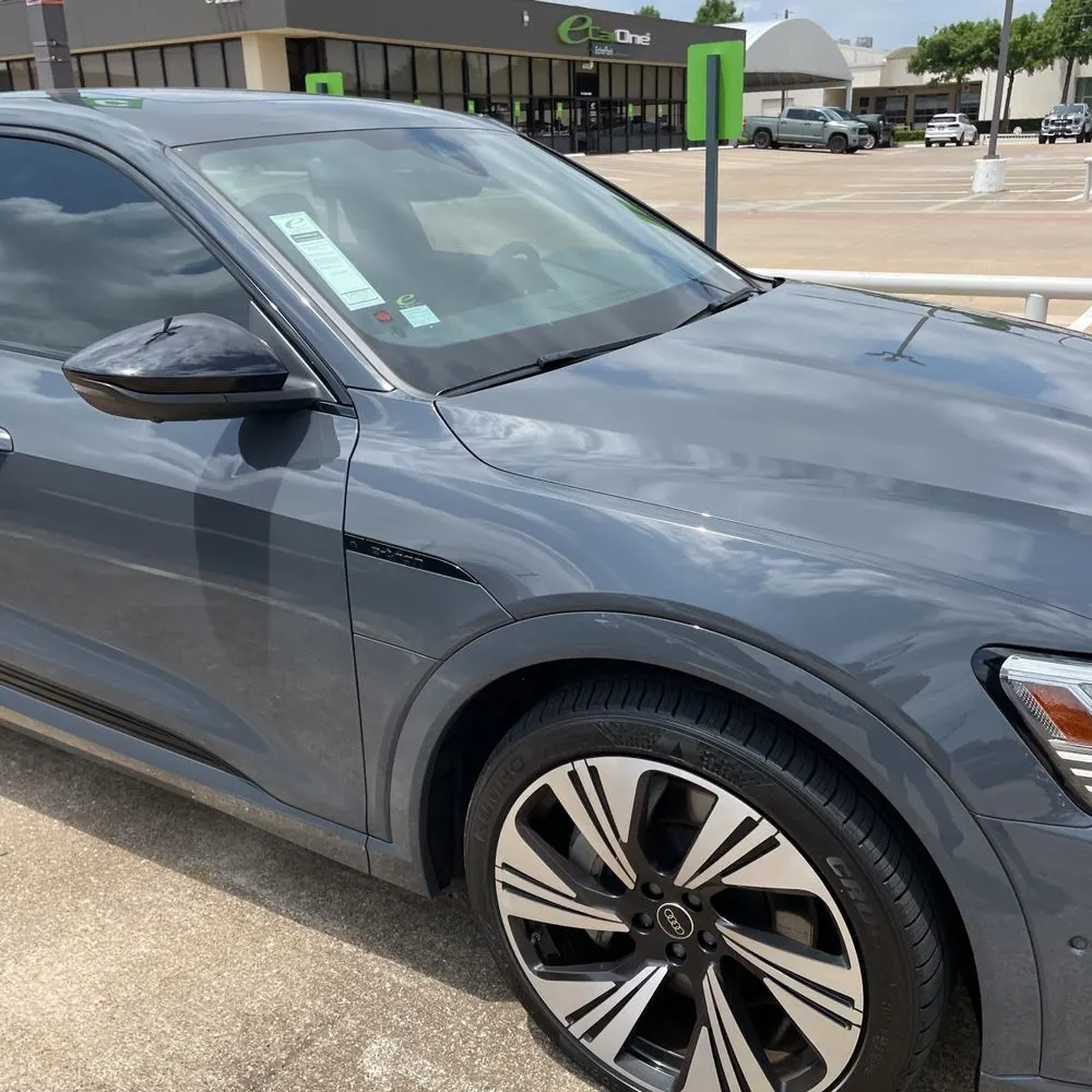 2024 Audi Q8 e-tron S-Line Pres