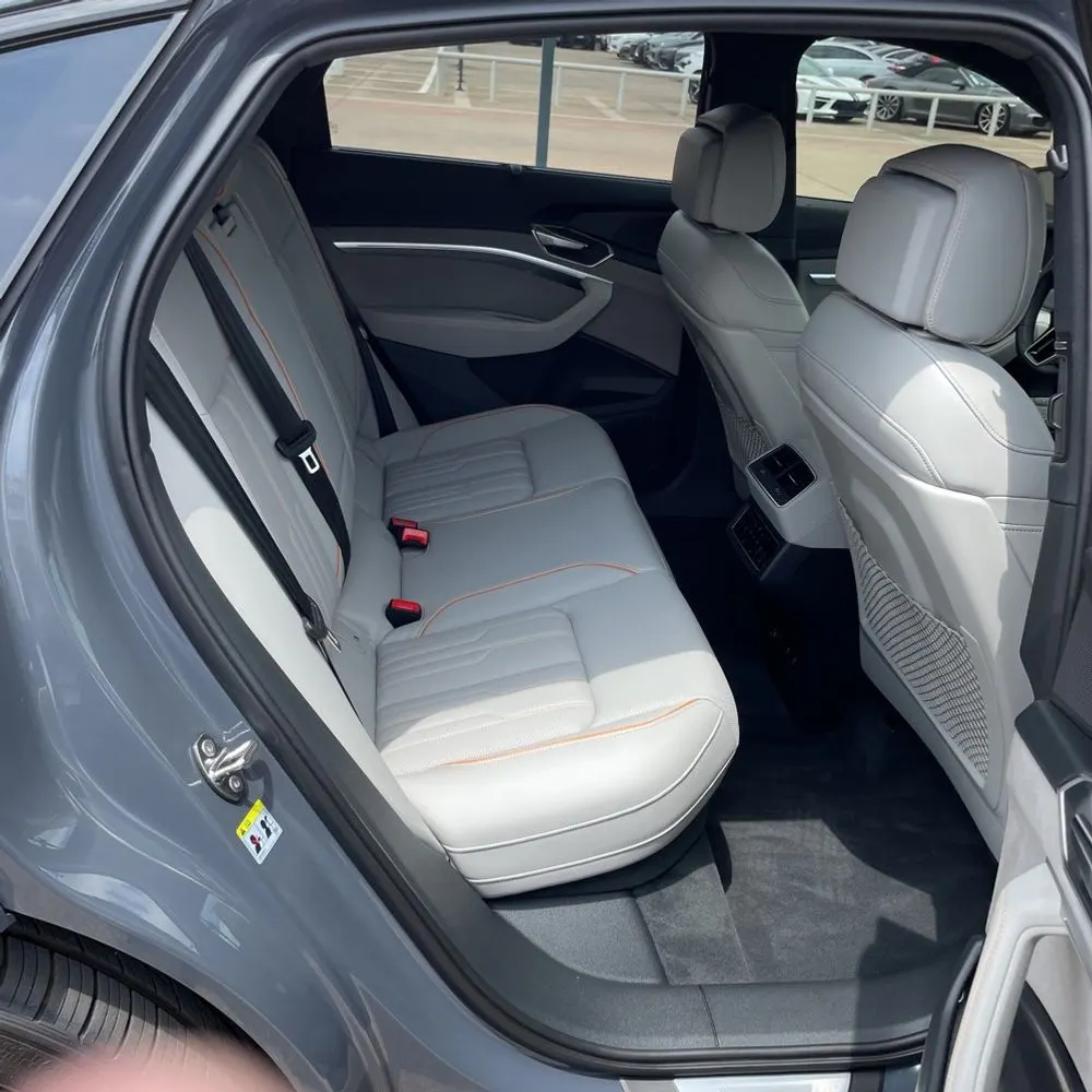 2024 Audi Q8 e-tron S-Line Pres