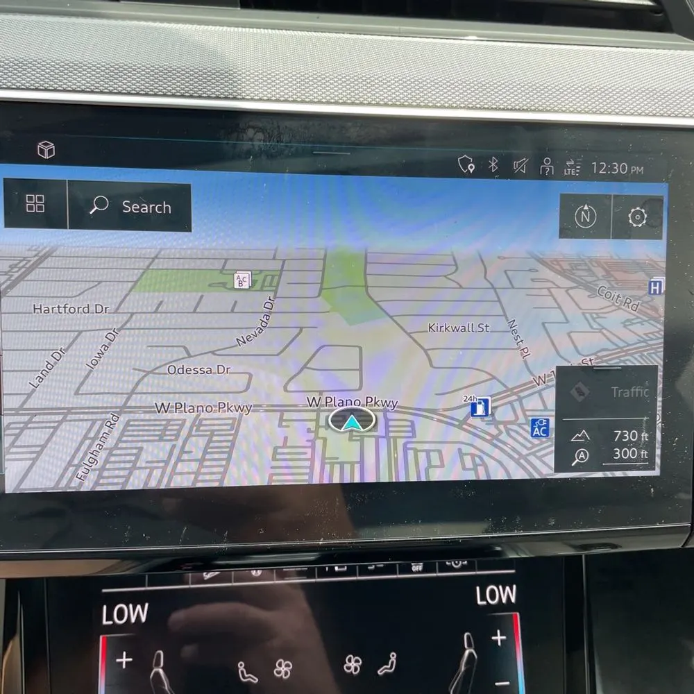 2024 Audi Q8 e-tron S-Line Pres