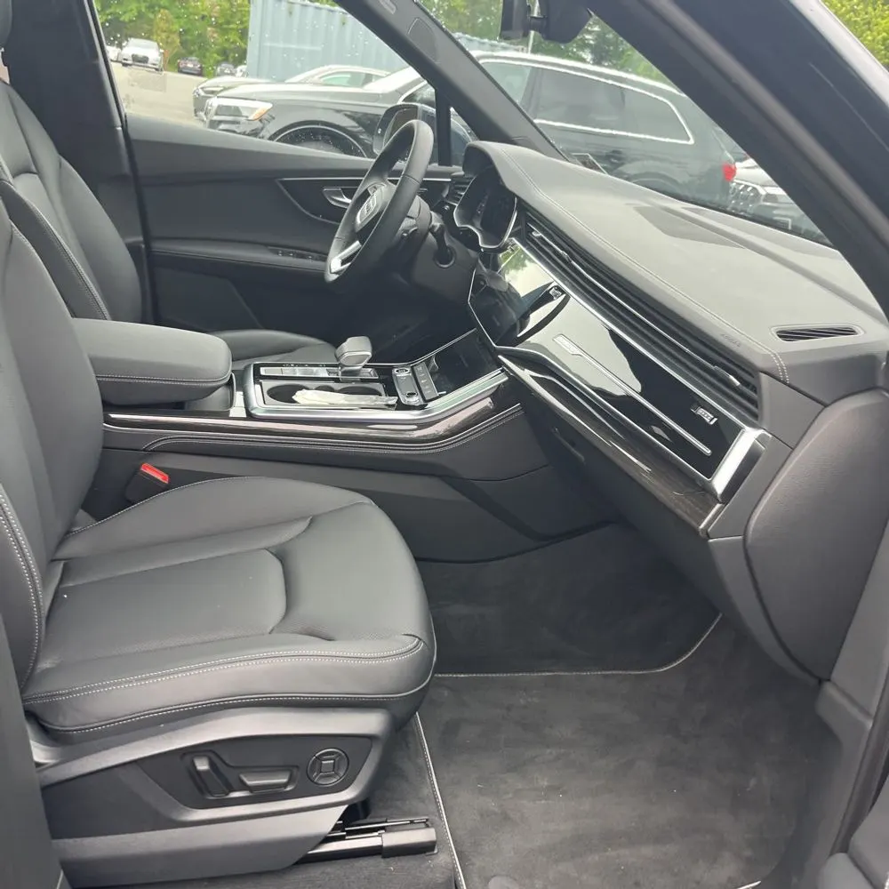 2025 Audi Q7 Premium Plus 45
