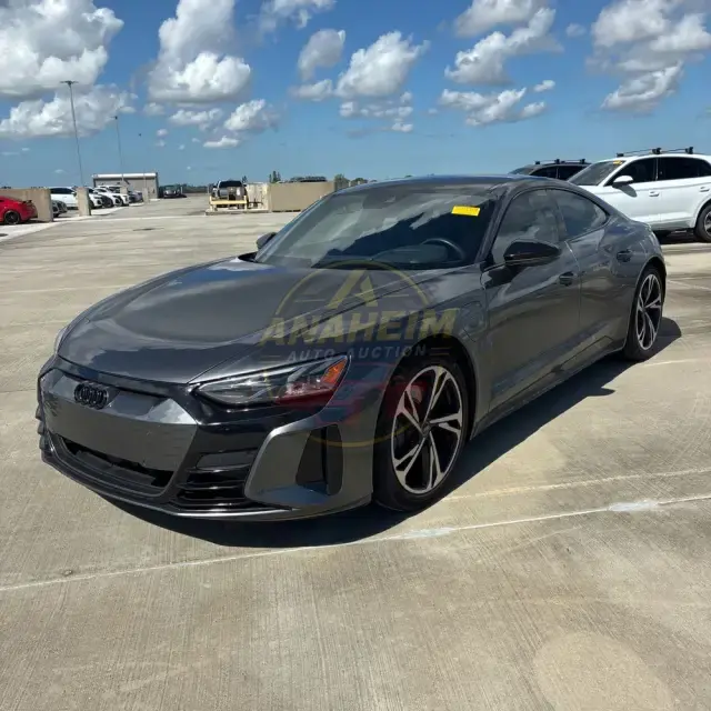 2023 Audi e-tron GT Premium Plus