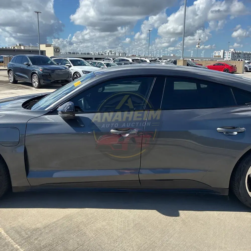2023 Audi e-tron GT Premium Plus