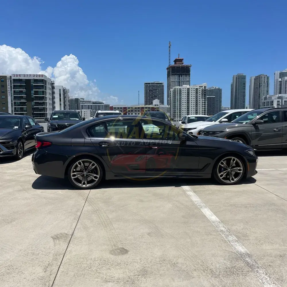 2022 BMW 5-Series M550xi
