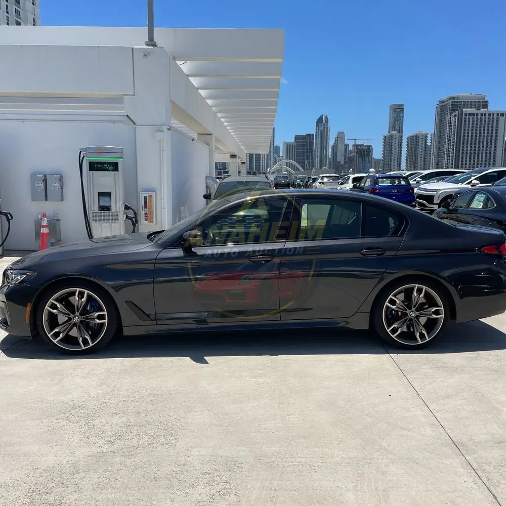 2022 BMW 5-Series M550xi