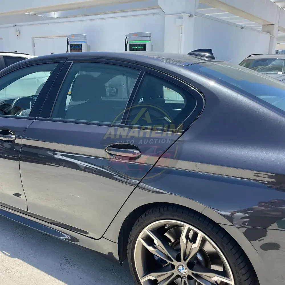 2022 BMW 5-Series M550xi