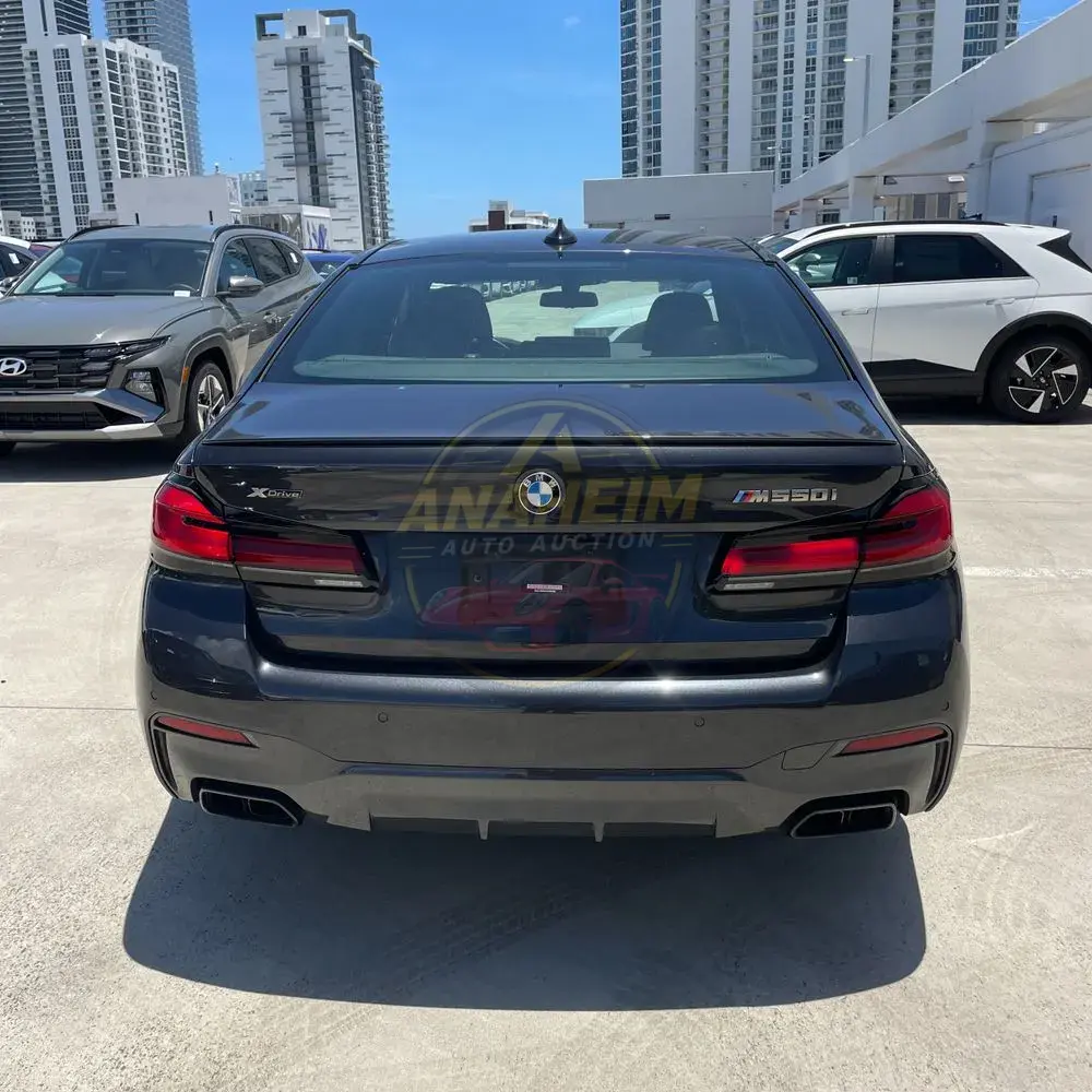 2022 BMW 5-Series M550xi